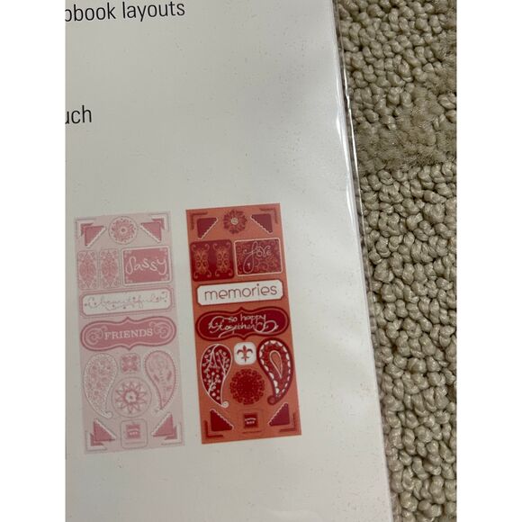 💕 Chatter Box Sticker Fuzz Red/Scarlett - Picture 3 of 3